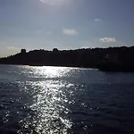 بيت ضيافة Goekmavi 3*