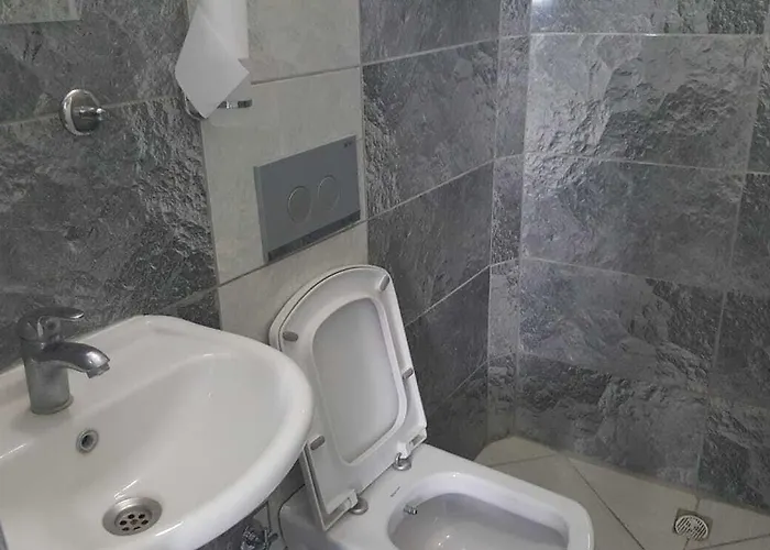 Goekmavi Πανσιόν