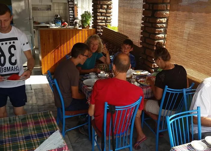 Goekmavi Guest house